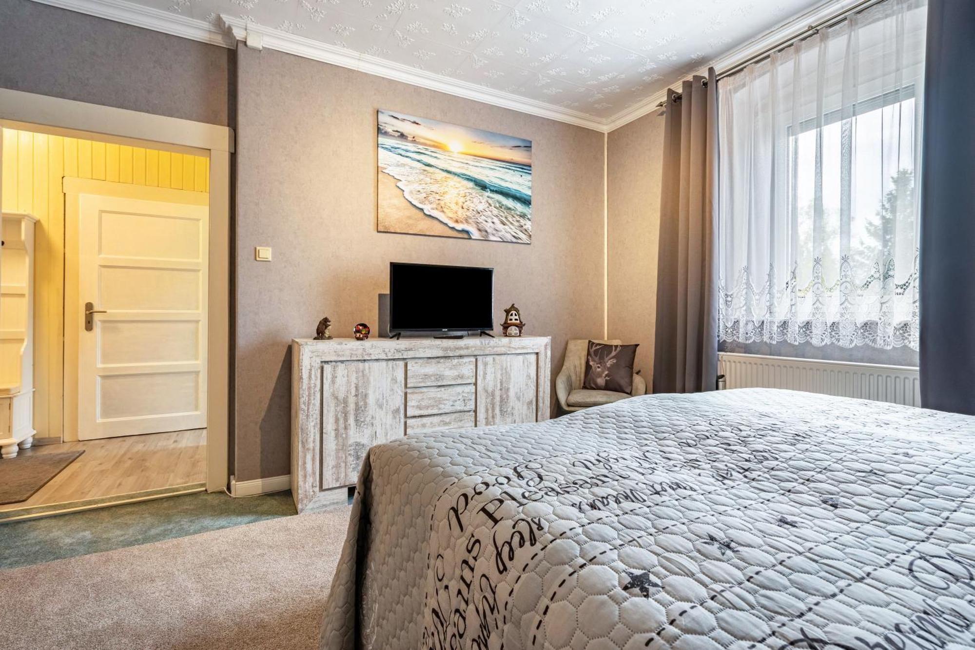 Ferienwohnung Urlaub Mit Hund Neupetershain Exterior foto